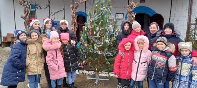 Подготовка к празднику Рождества Христова в храмах сел Зоркино и Михайловка