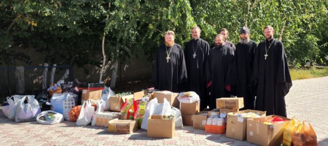 В Нижнегорье духовенством организована помощь для пострадавших жителей соседних областей