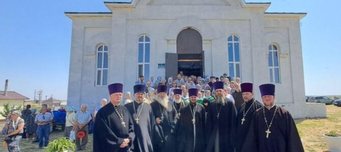 Храмовое торжество в День Святого Духа в с. Привольном Храмовое торжество в День Святого Духа в с. Привольном