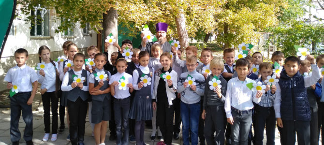 Праздник «Белого цветка» проведен в Раздольненской школе-лицее №1