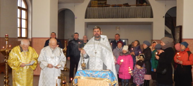 В Свято-Вознесенском храме молитвенно помянули жертв ДТП