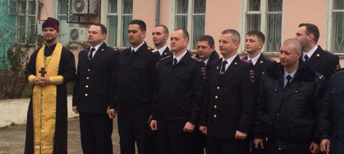 В День защитника Отечества благочинный поздравил сотрудников Отделения МВД