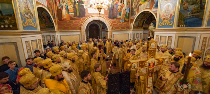 Накануне Дня интронизации Предстоятель УПЦ возглавил всенощное бдение в Киево-Печерской Лавре