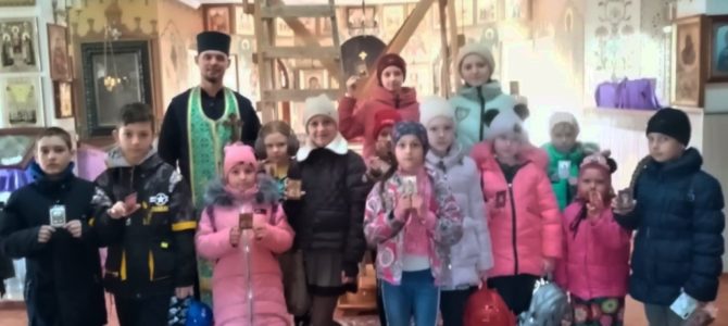 Занятие в день Торжества Православия в воскресной школе Свято-Рождественского храма  п. Первомайского