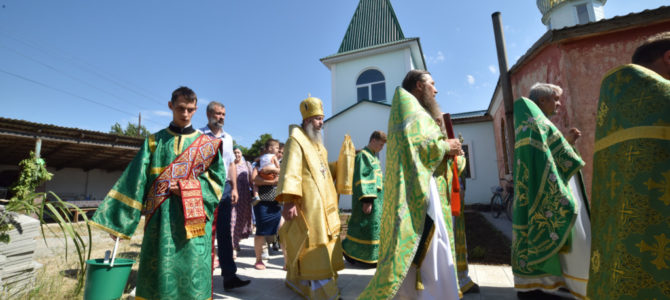 Богослужение в День Святого Духа в Свято-Троицком храме с. Ручьи