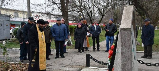 Память нижнегорцев-ликвидаторов аварии на ЧАЭС почтили в п. Нижнегорском