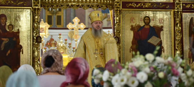 Божественная литургия в день памяти первоверховных апостолов Петра и Павла