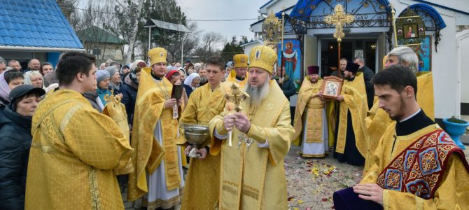 Торжественное богослужение в день престольного праздника храма святителя Николая Мирликийского города Армянска