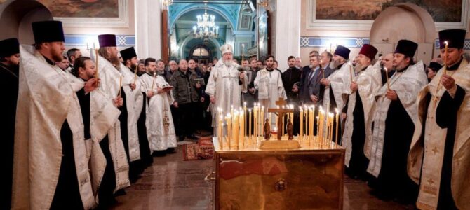 Делегаты казачьего направления Рождественских чтений в Москве от Джанкойской епархии помолились за панихидой по погибшим казакам