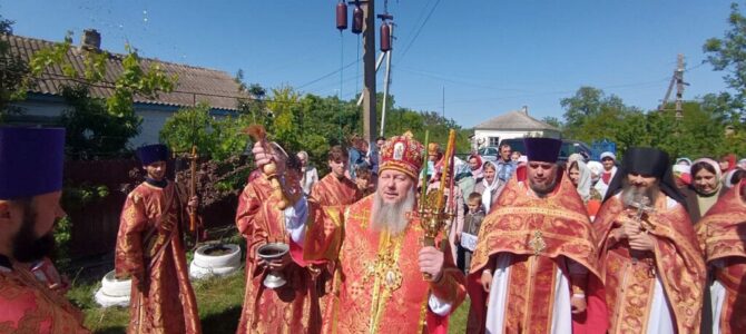 Архипастырь возглавил богослужение в храме вмч. Георгия Победоносца с. Желябовки Нижнегорского благочиния