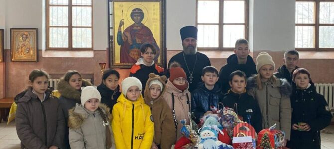 Красноперекопские школьники приготовили подарки для детей без родительскогопопечения