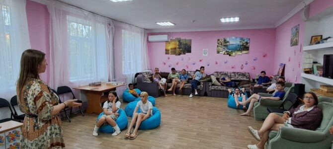 Беседа о празднике Святой Троицы в Джанкойской школе-интернате