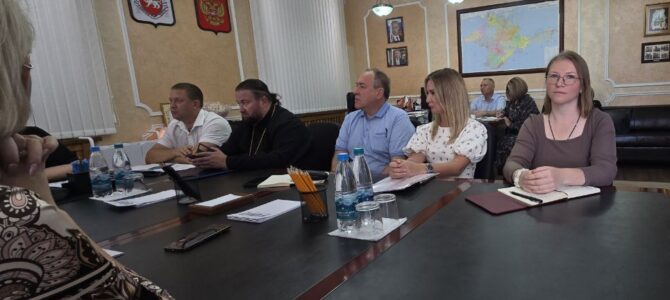 Сотрудник социального отдела епархии приняла участив заседании оргкомитета акции «Белый цветок»