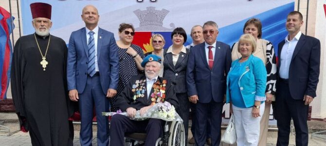 Благочинный выступил с поздравительным словом в день поселка Советского